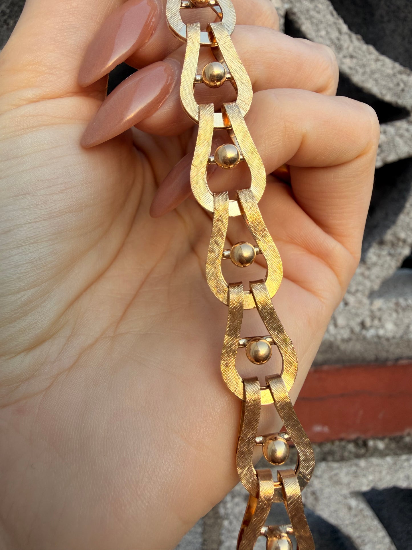 Vintage yellow 14K textured open link bracelet with ball detail, 8 inch sizable
