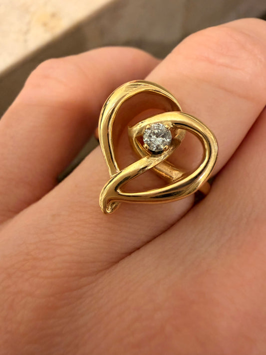 Vintage yellow 14K gold .13ctw diamond heart ring, size 5.75