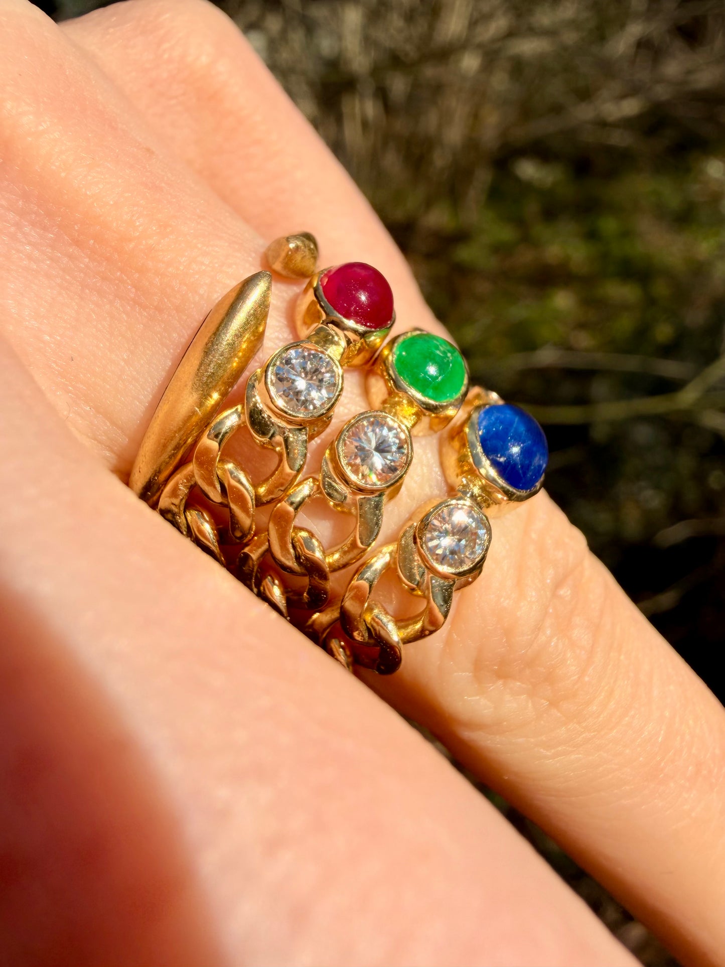 Vintage yellow 18K solid curb chain ring with .3ctw natural Sapphire cabochon and .3ctw diamonds