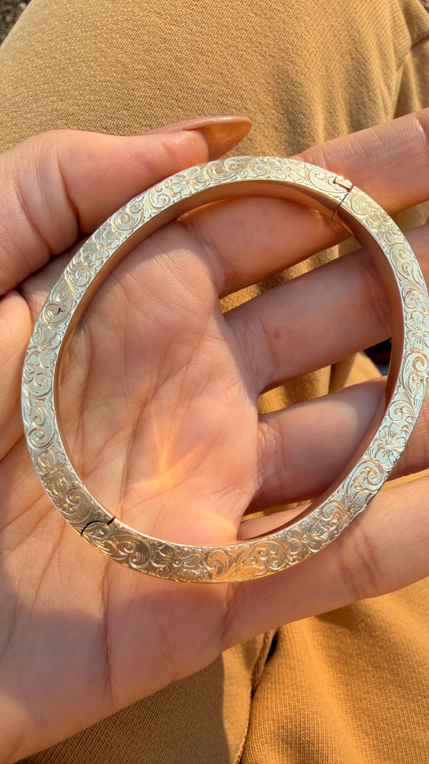 Vintage yellow 14K hand engraved oval hinge bangle, 6.75-7 inch interior