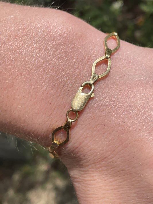 [PRIVATE] Vintage yellow 18K diamond shape link Uno Aerre bracelet, 7.75 inch