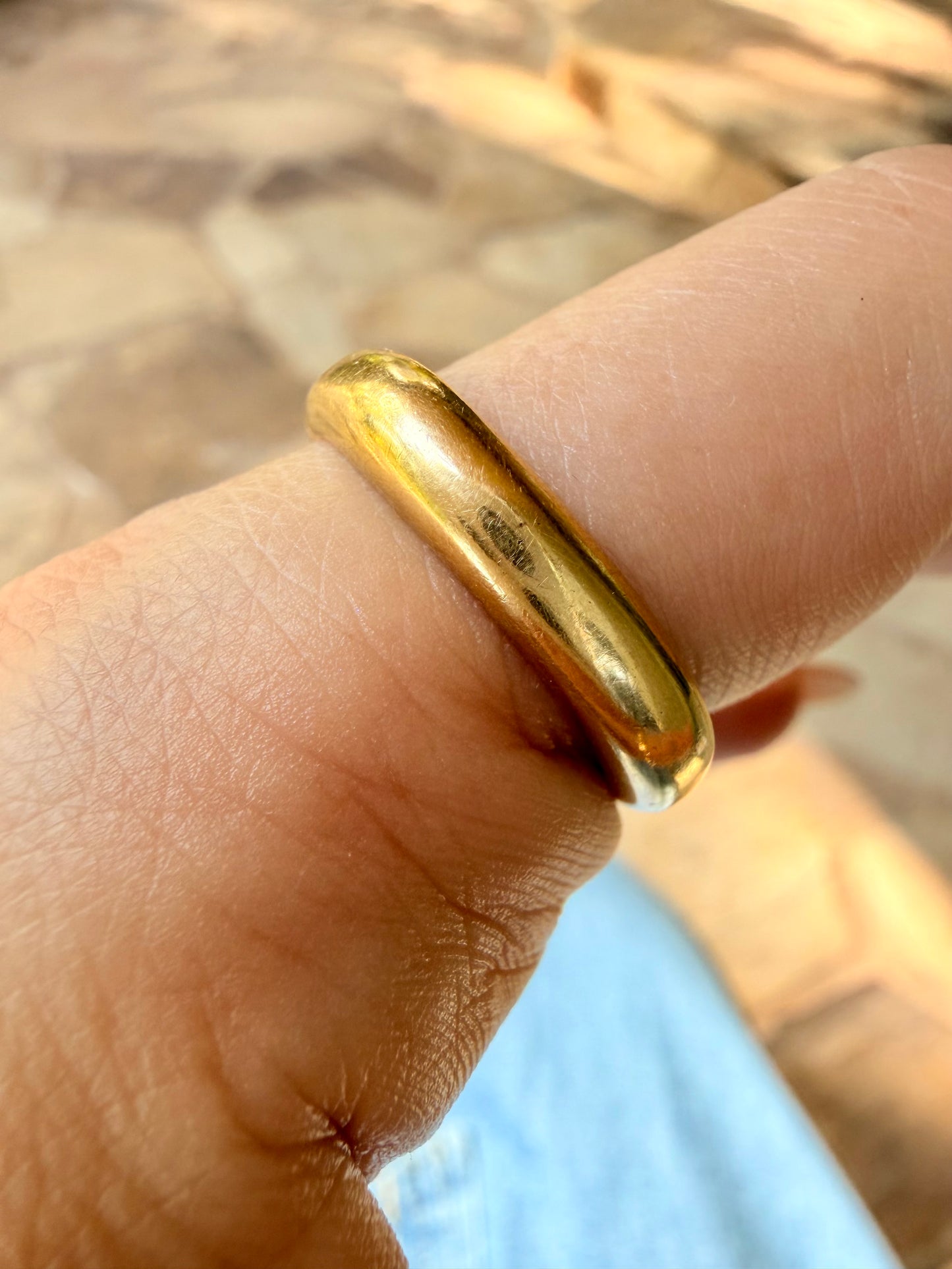 Vintage yellow 14K square rounded band, size 9-9.25