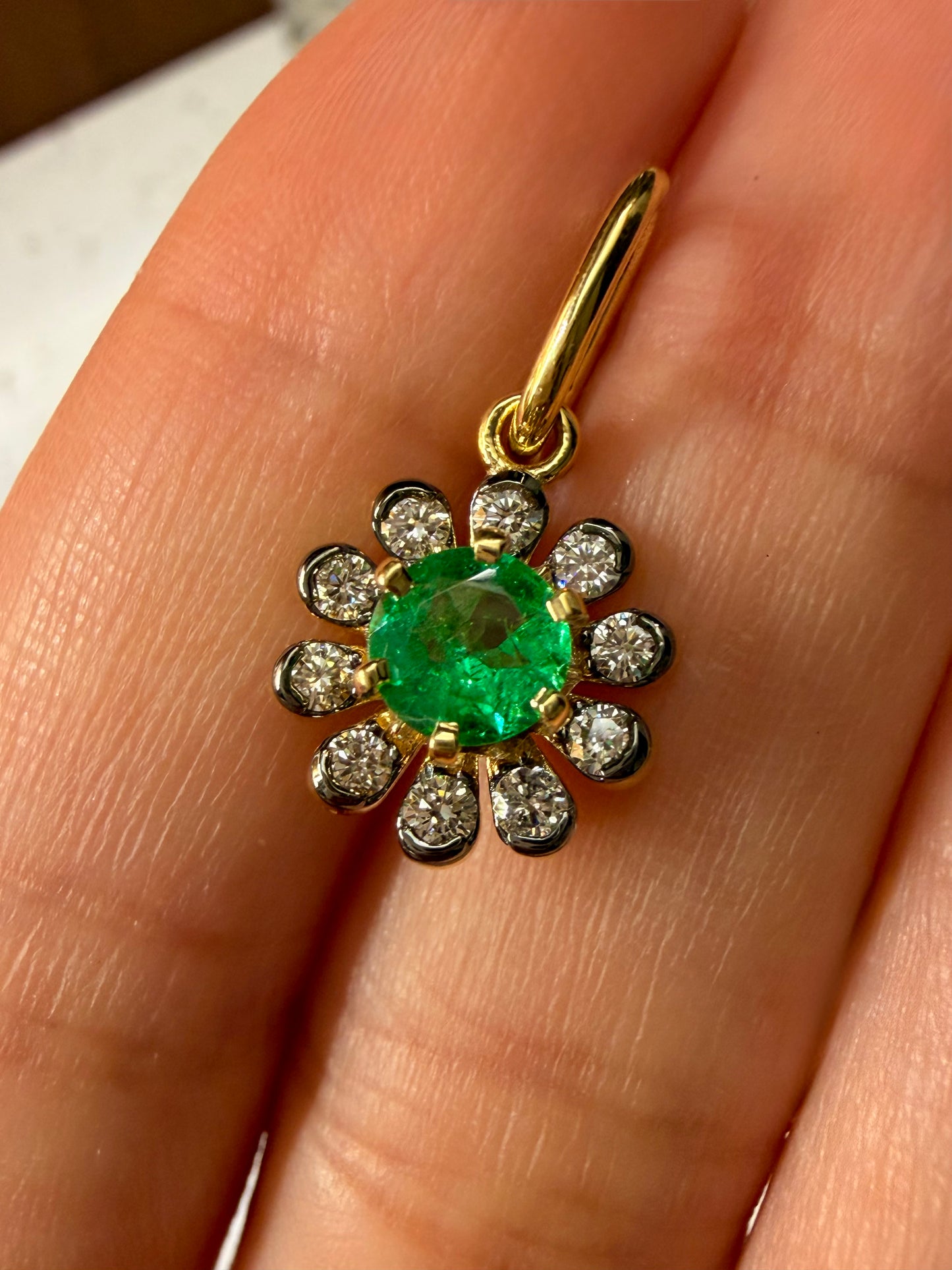 3GOG Natural Colombian Emerald and Diamond Garden Party Flower Pendant 18K - Release 4