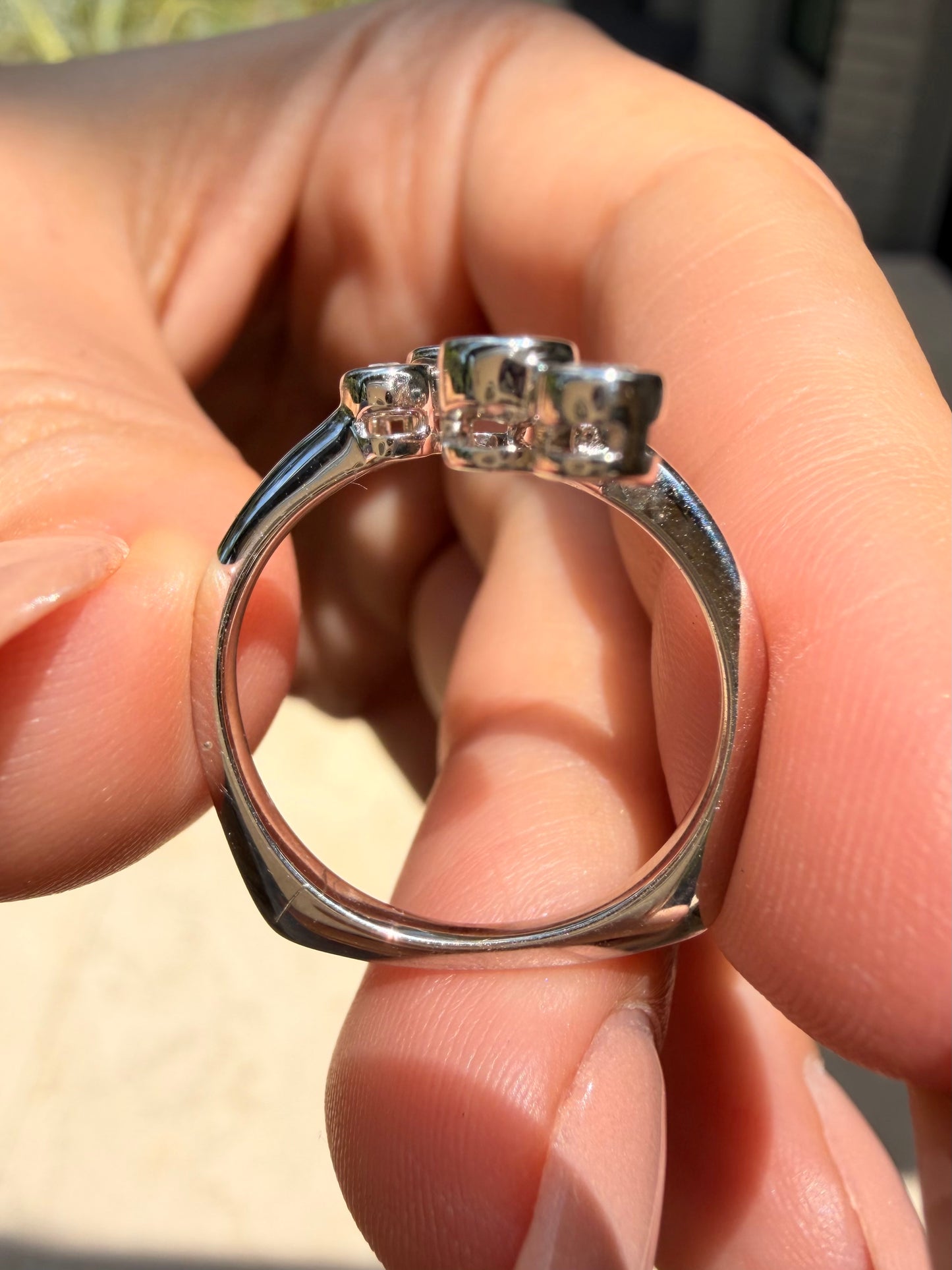 White 14K bezel set approx .55ctw diamond bubble ring, size 7.5