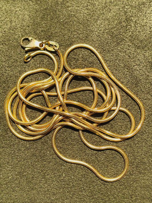 Vintage yellow 18K snake chain, 31 inch