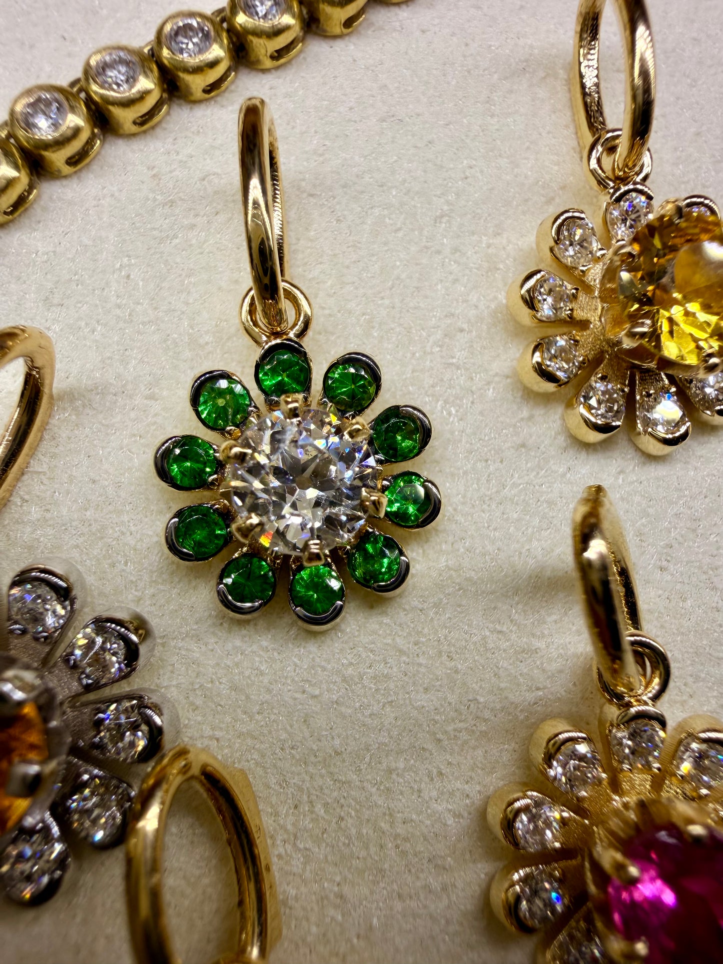 3GOG Natural Antique Diamond Garden Party Flower Pendant 18K - Release 4