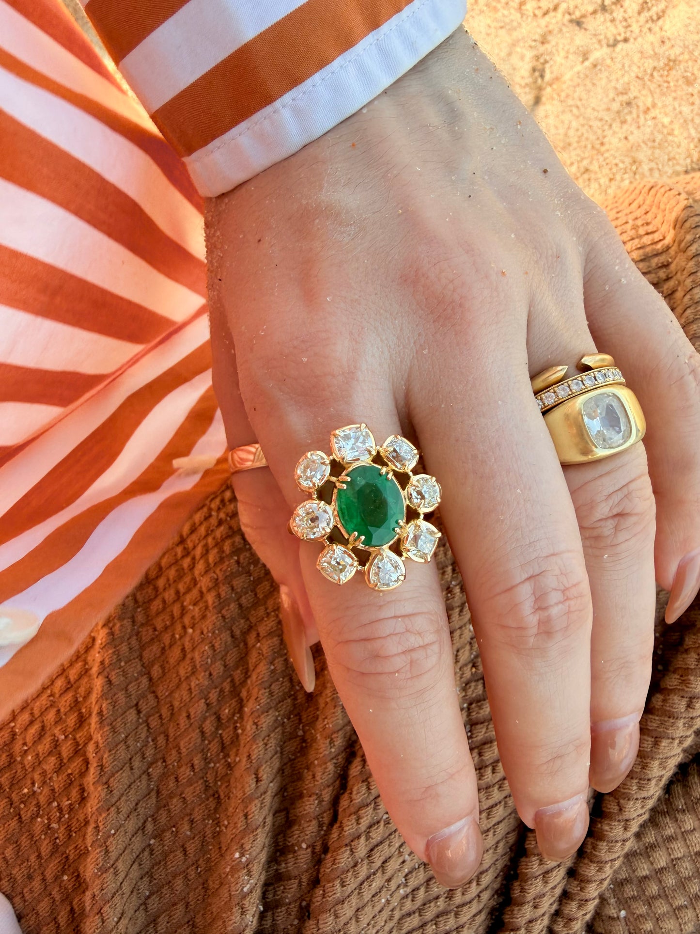 Yellow 18K approx 3.5ctw antique old mine cut diamond halo ring with 3.75ctw natural emerald, size 6.5