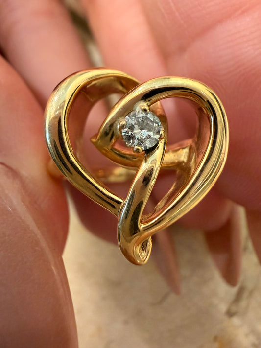 Vintage yellow 14K gold .13ctw diamond heart ring, size 5.75