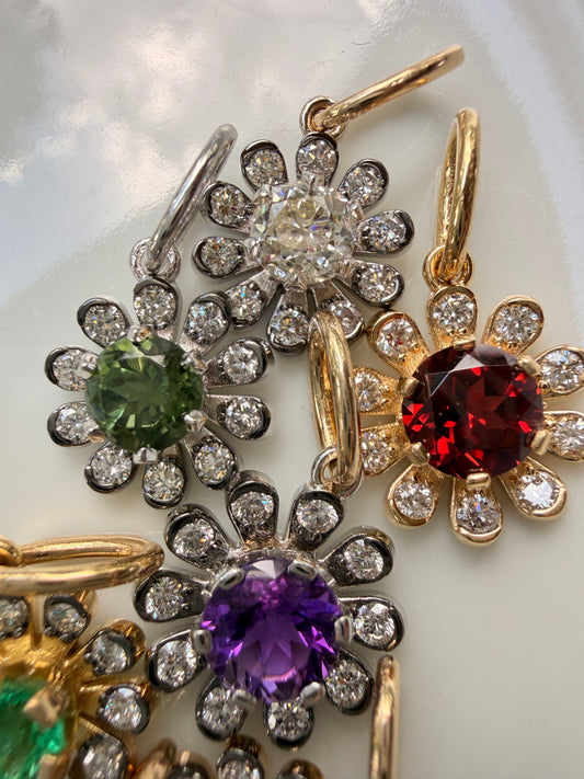 3GOG Natural Green Tourmaline Garden Party Flower Pendant 14K