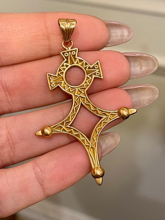 Vintage yellow 21K ornate cross symbol pendant