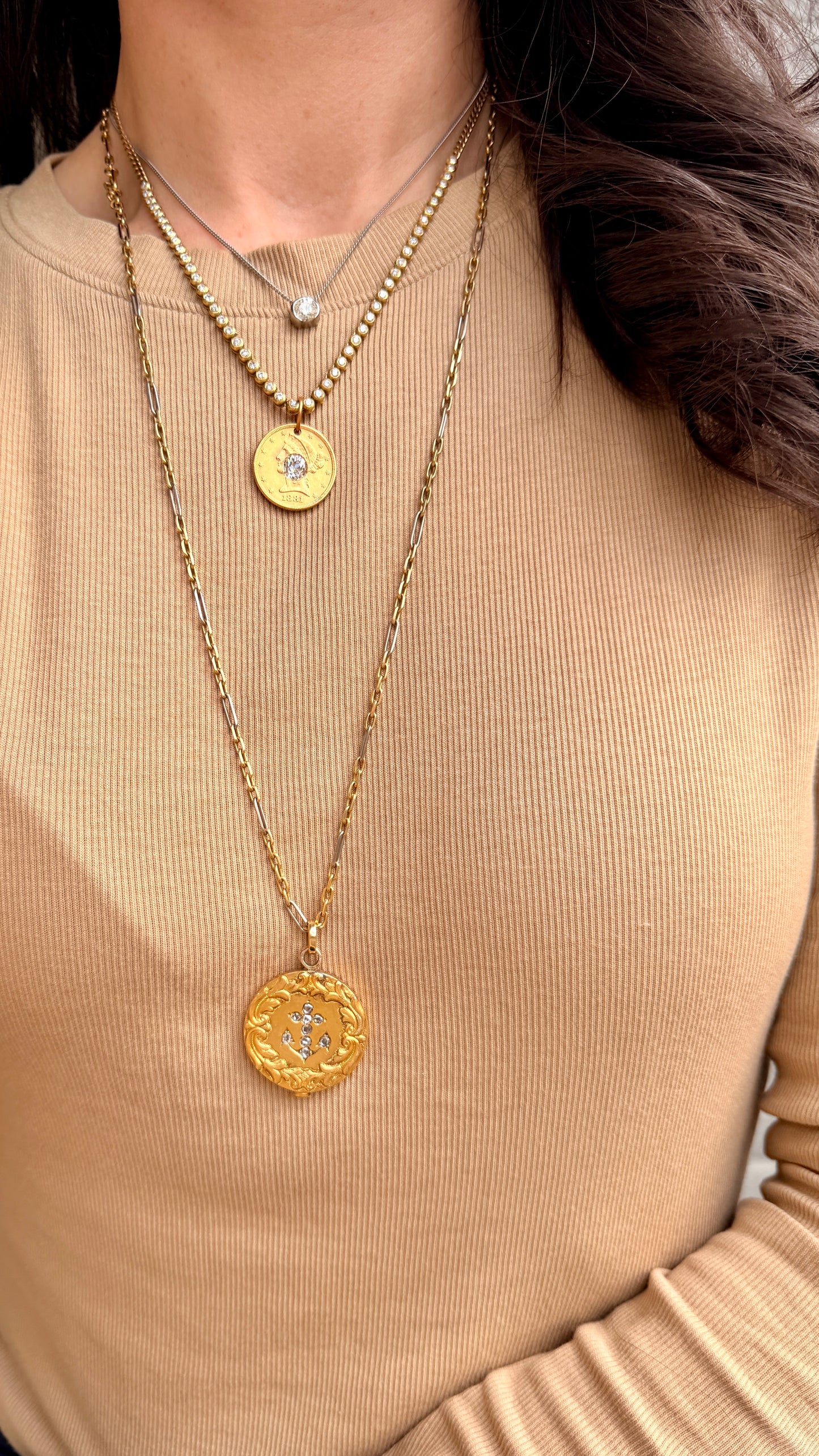 Antique yellow 18K diamond anchor slider locket