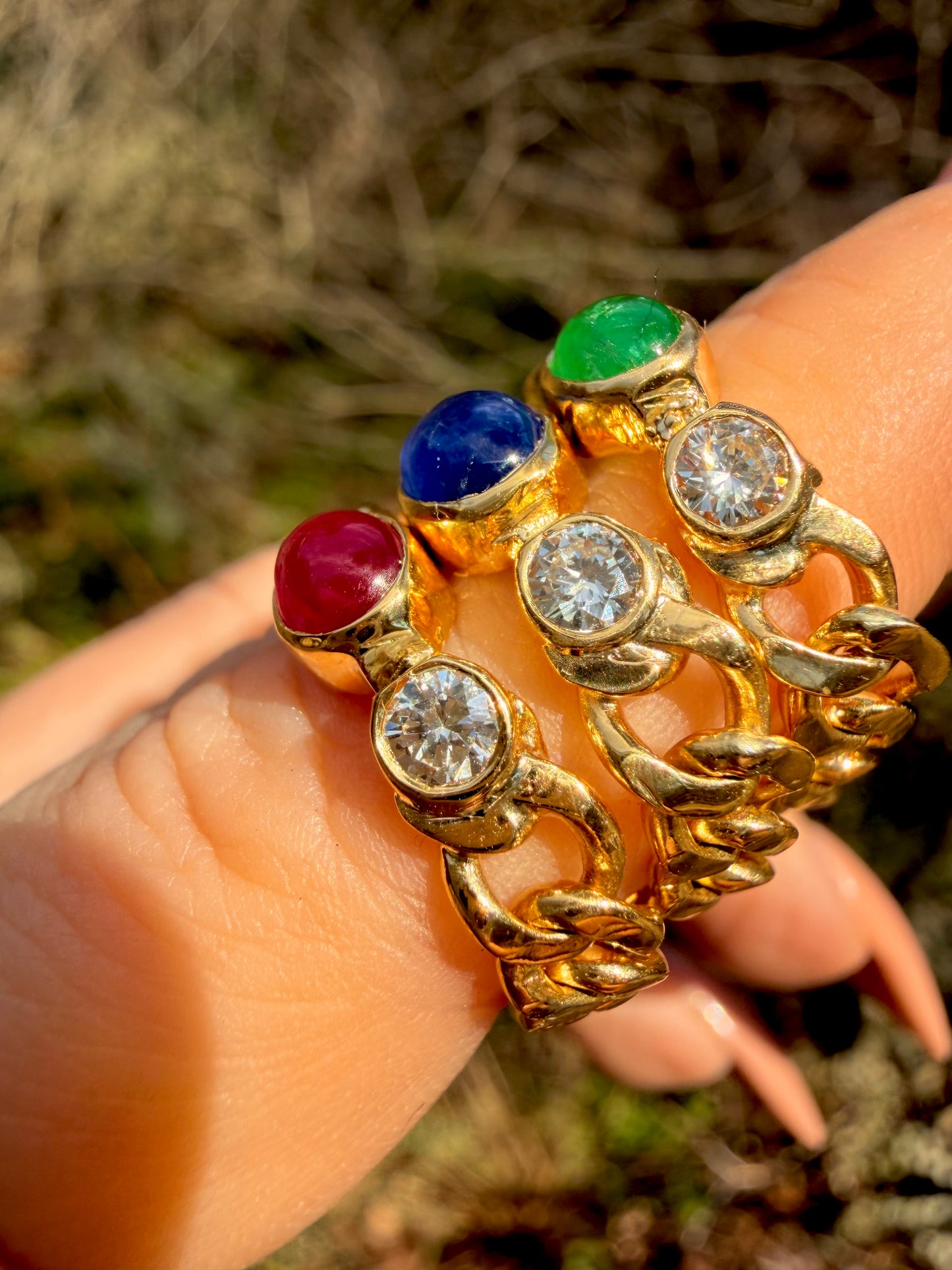 Vintage yellow 18K solid curb chain ring with .3ctw natural Sapphire cabochon and .3ctw diamonds