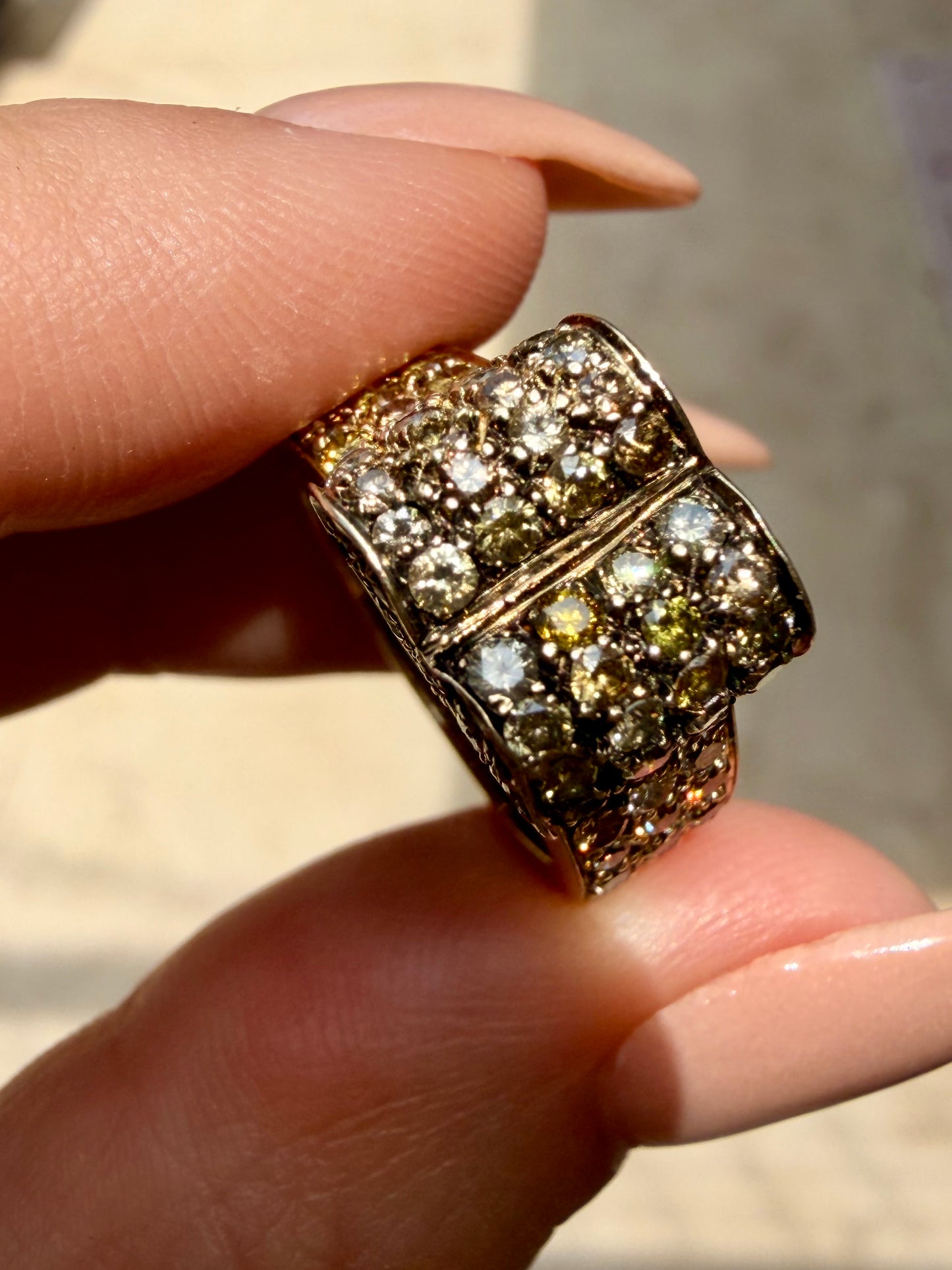 Vintage 18K gold approx 1.6ctw warm diamond heart profile ring, size 5.5