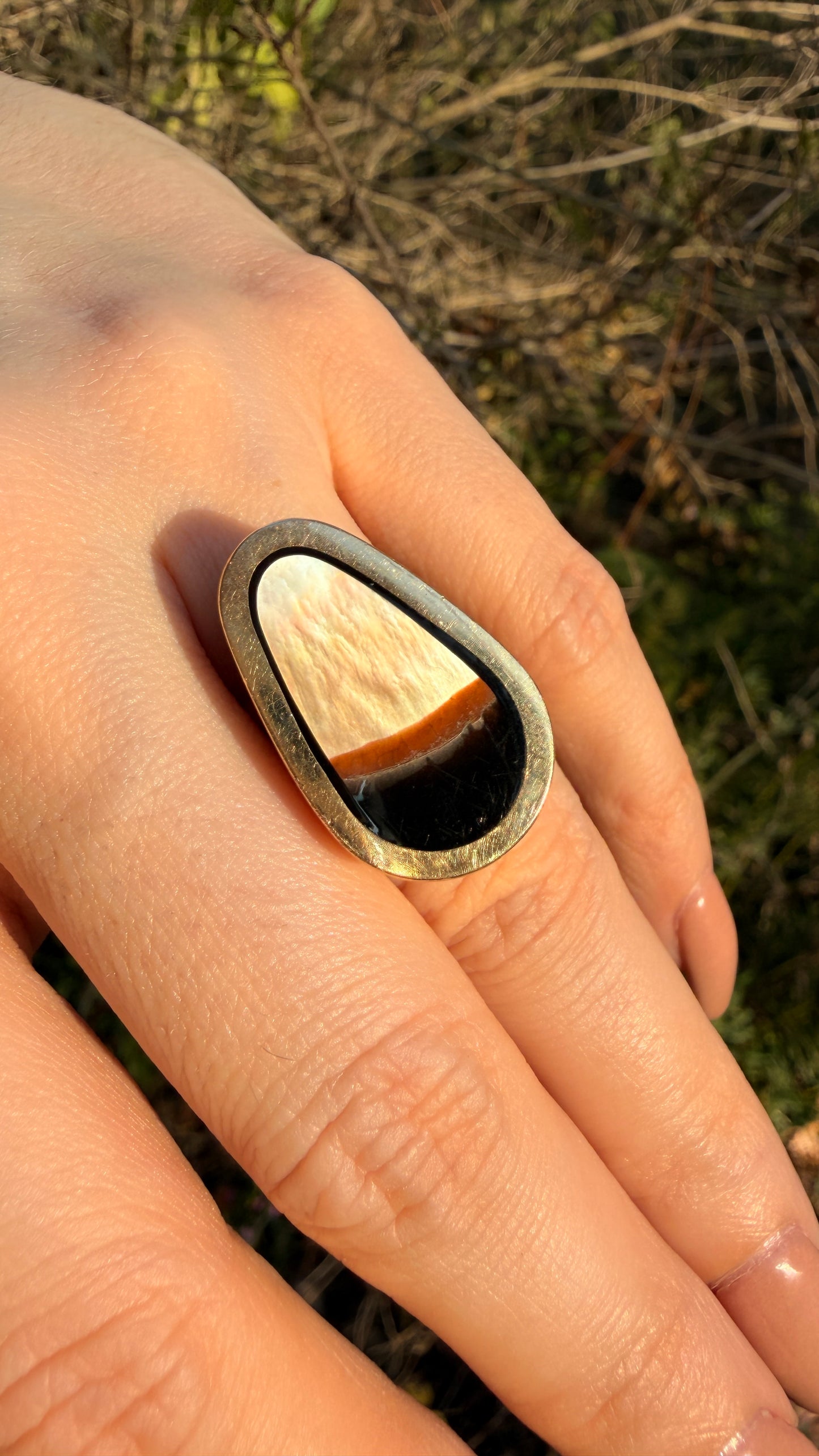 Vintage yellow 14K inlaid shell with mother of pearl and onyx statement ring artist signed, size 6.5