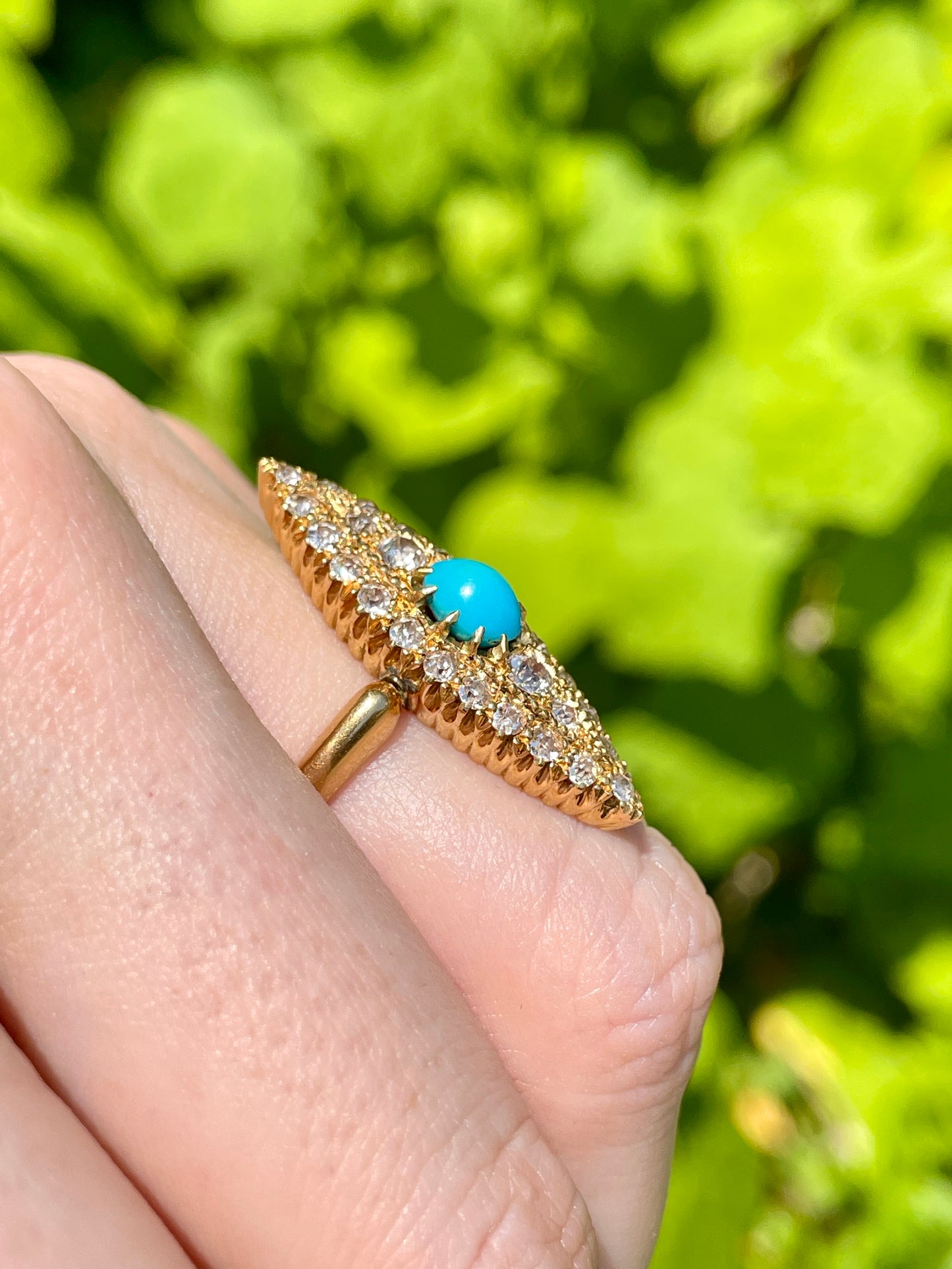 Vintage yellow 18K approx .8 ctw diamond and turquoise navette ring, size 7