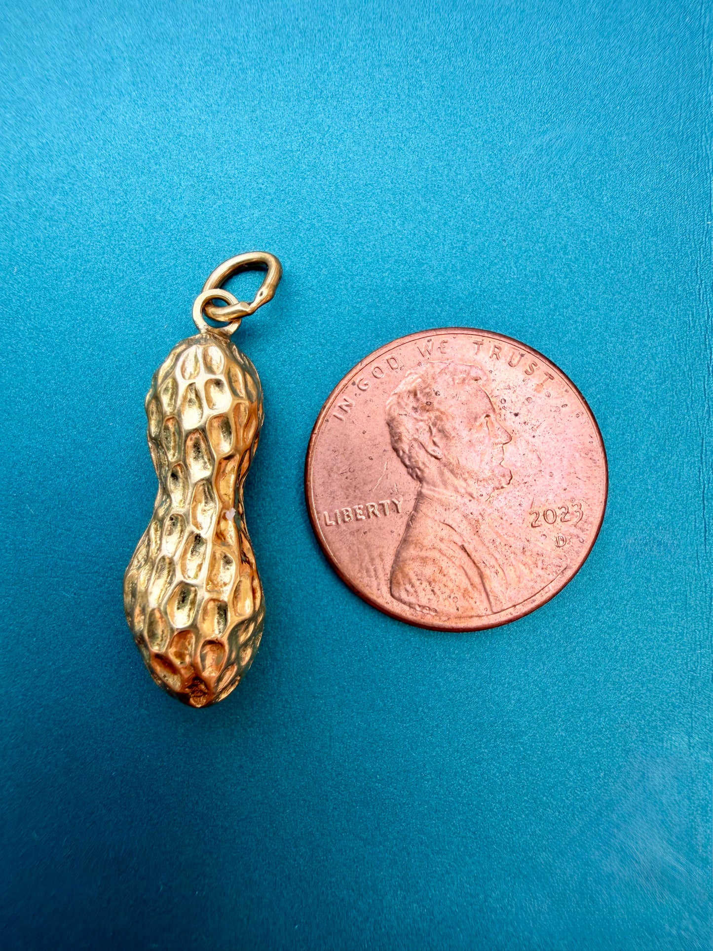 Vintage yellow 18K gold solid peanut charm