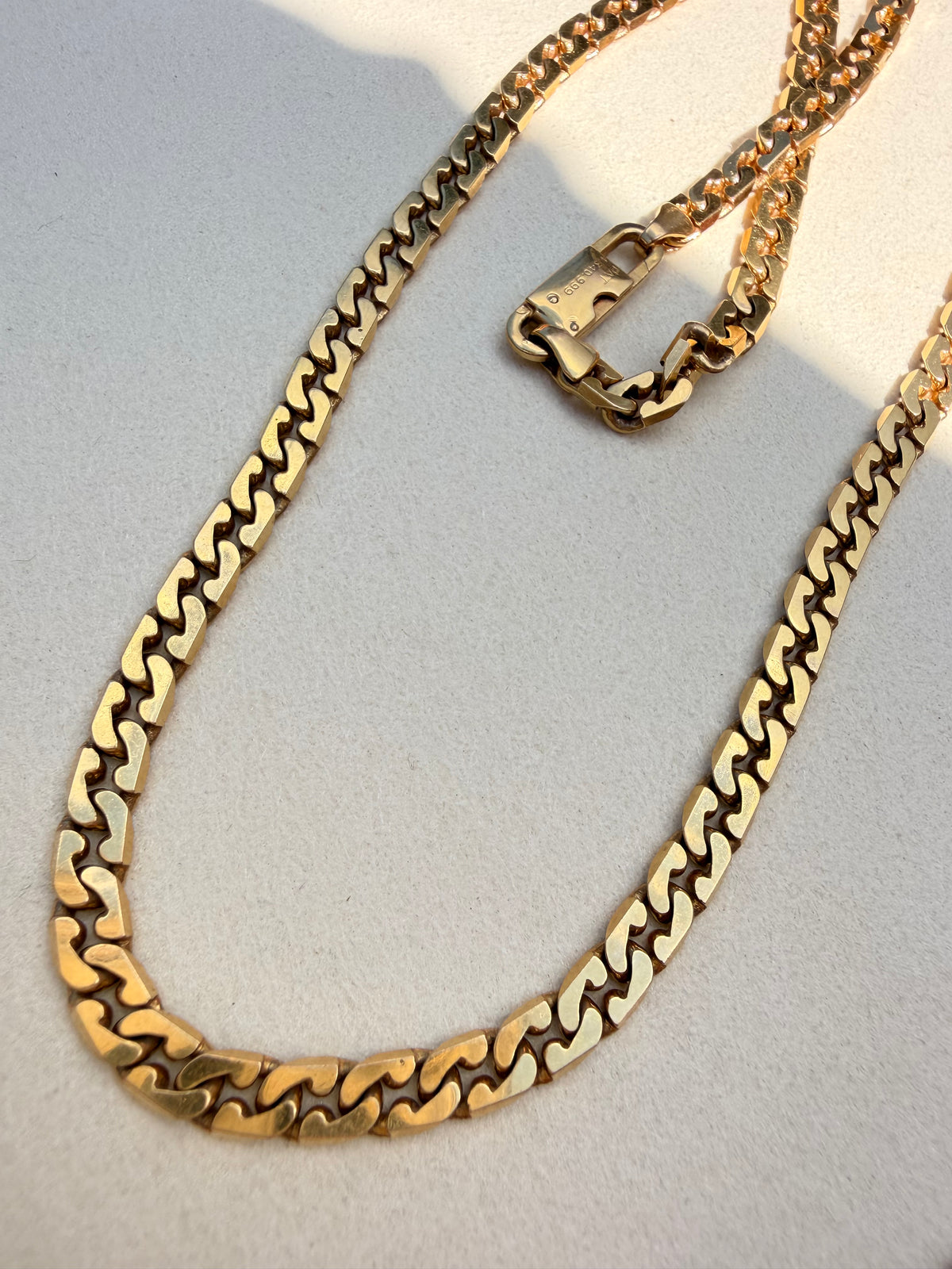 Vintage yellow 14K beard link curb chain with push clasp, 17.75 inch