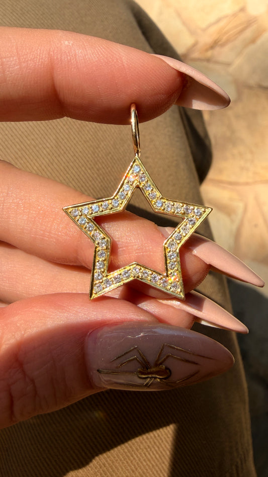 Vintage yellow 18K approx .3 ctw diamond open star pendant