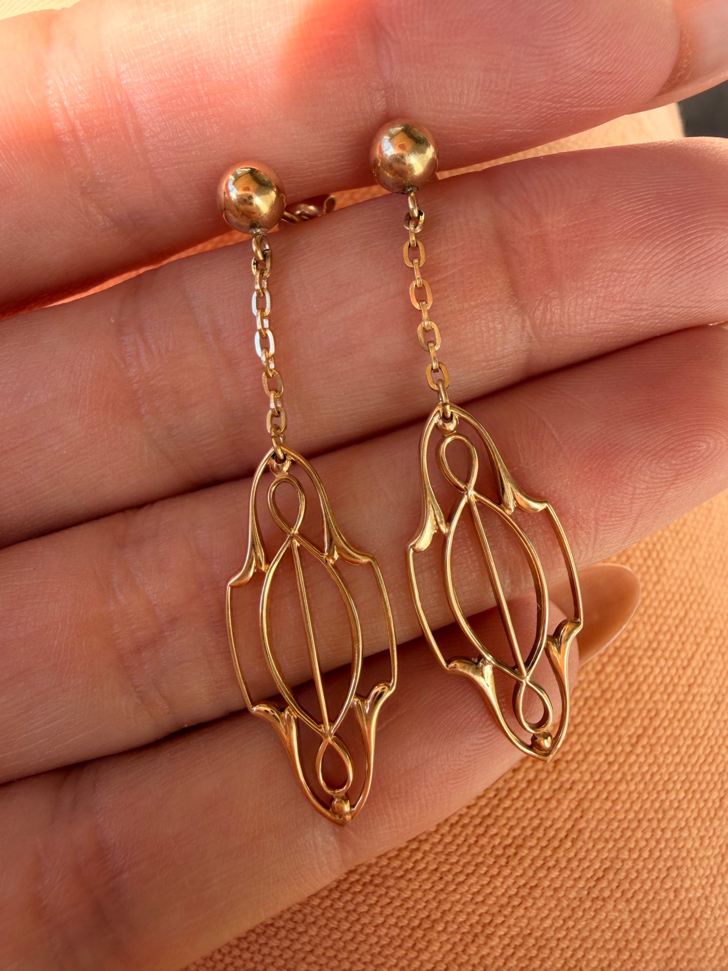 Antique yellow 14K filigree dangle post earrings