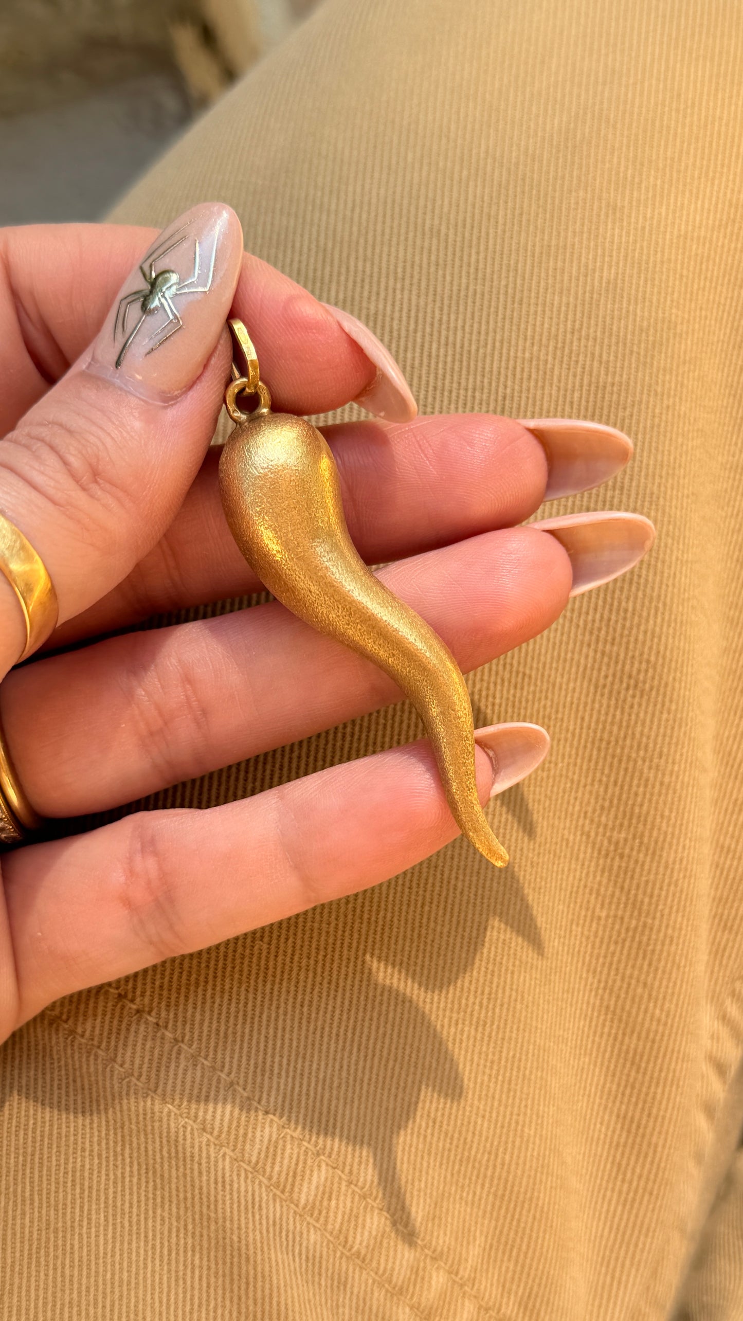Vintage yellow 18K gold Italian horn statement pendant