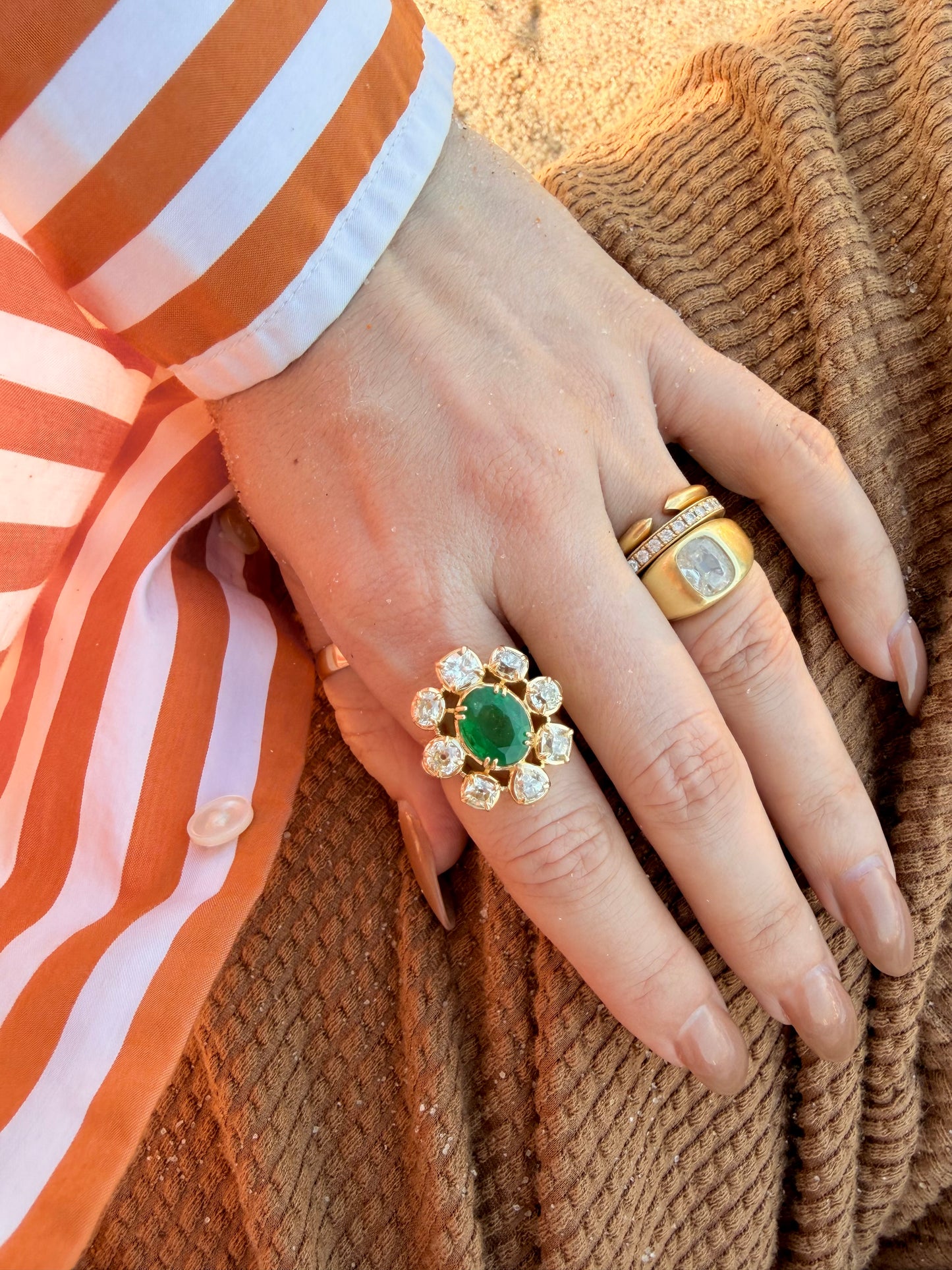 Yellow 18K approx 3.5ctw antique old mine cut diamond halo ring with 3.75ctw natural emerald, size 6.5