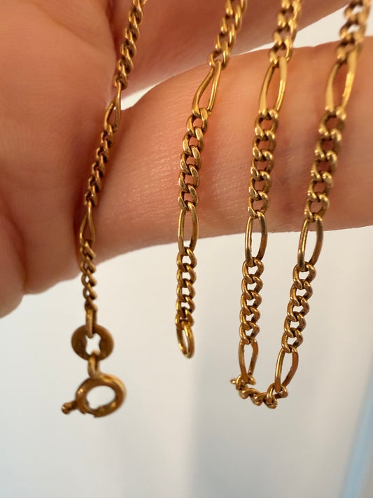 Vintage yellow 18K Figaro chain, 17.25 inch
