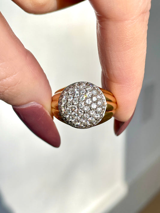 Vintage yellow 18K gold and platinum approx 1.2 ctw diamond dot signet ring with ribbed shoulders, size 7.75