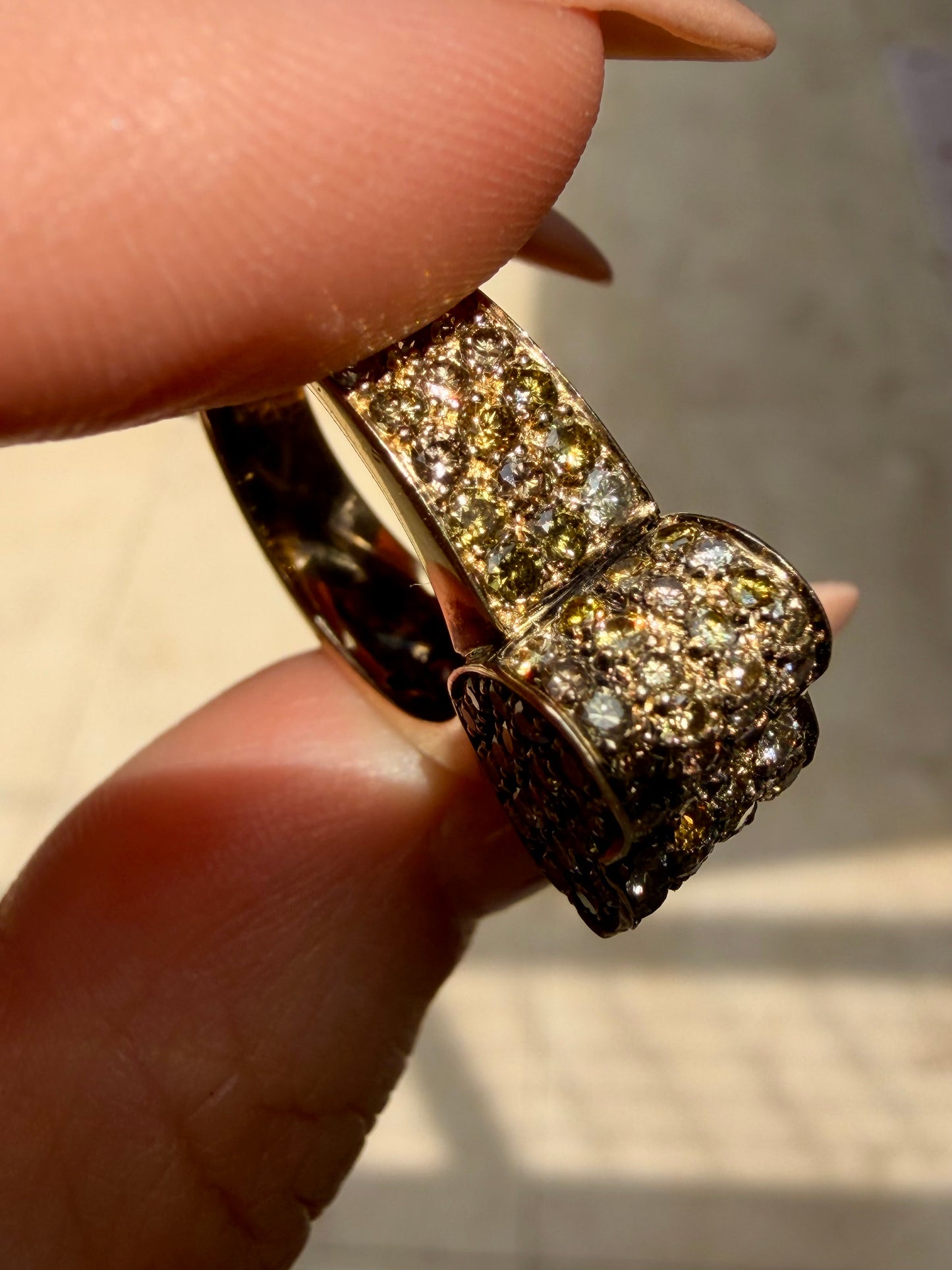 Vintage 18K gold approx 1.6ctw warm diamond heart profile ring, size 5.5