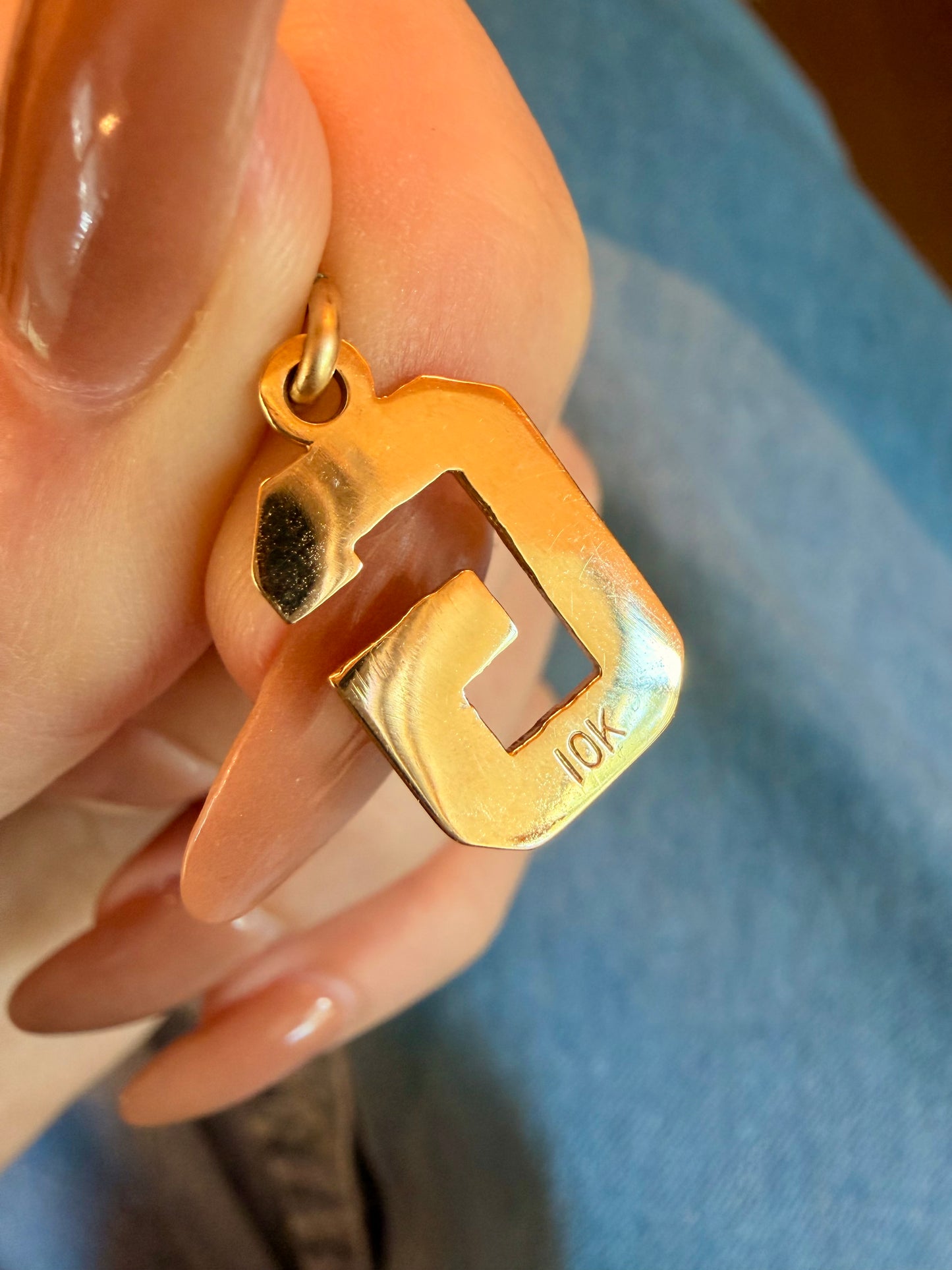 Vintage yellow 10K gold letter G charm