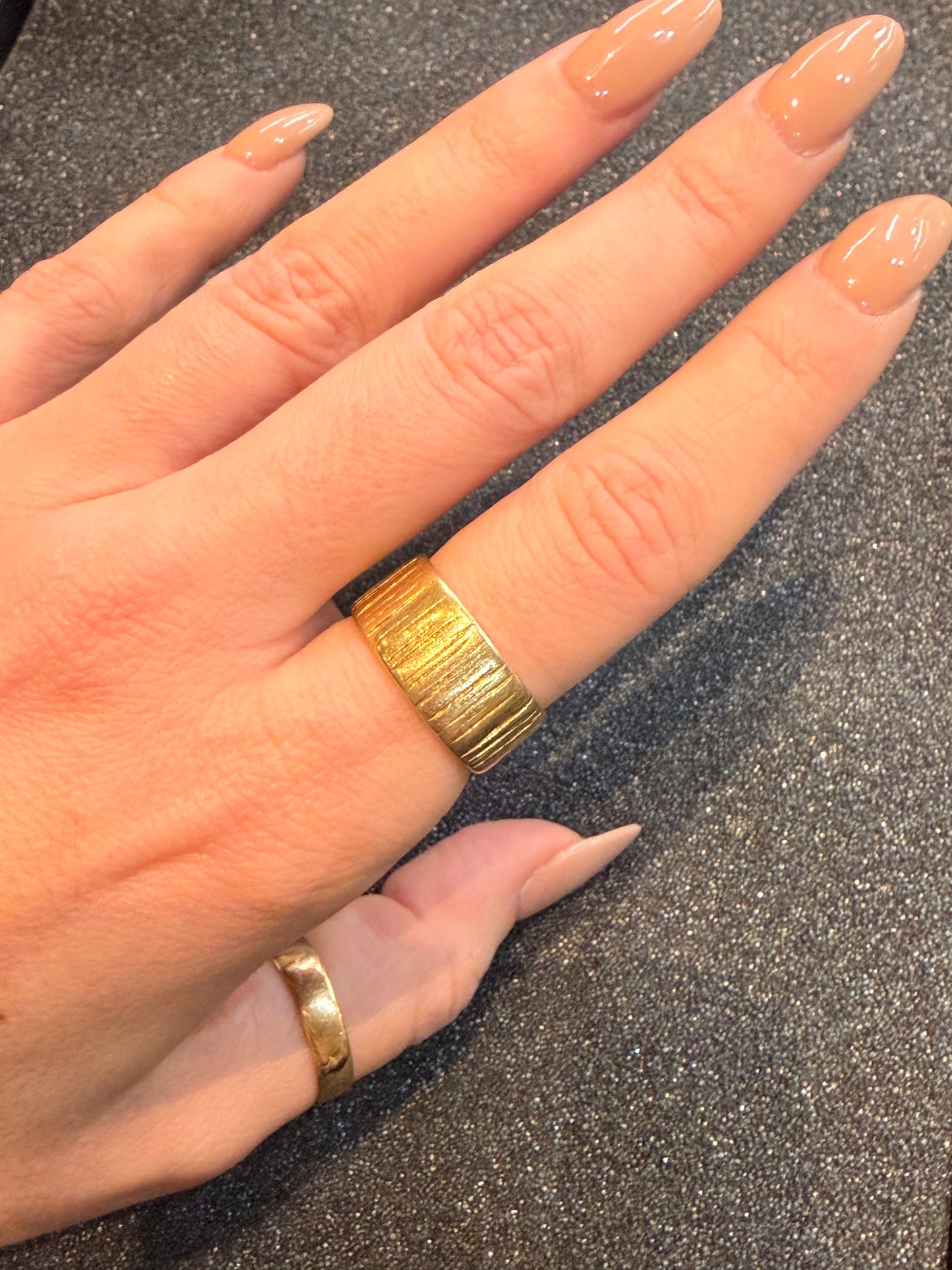 Vintage yellow 14K Tiffany midcentury bark finish cigar band, size 7.25-7.5