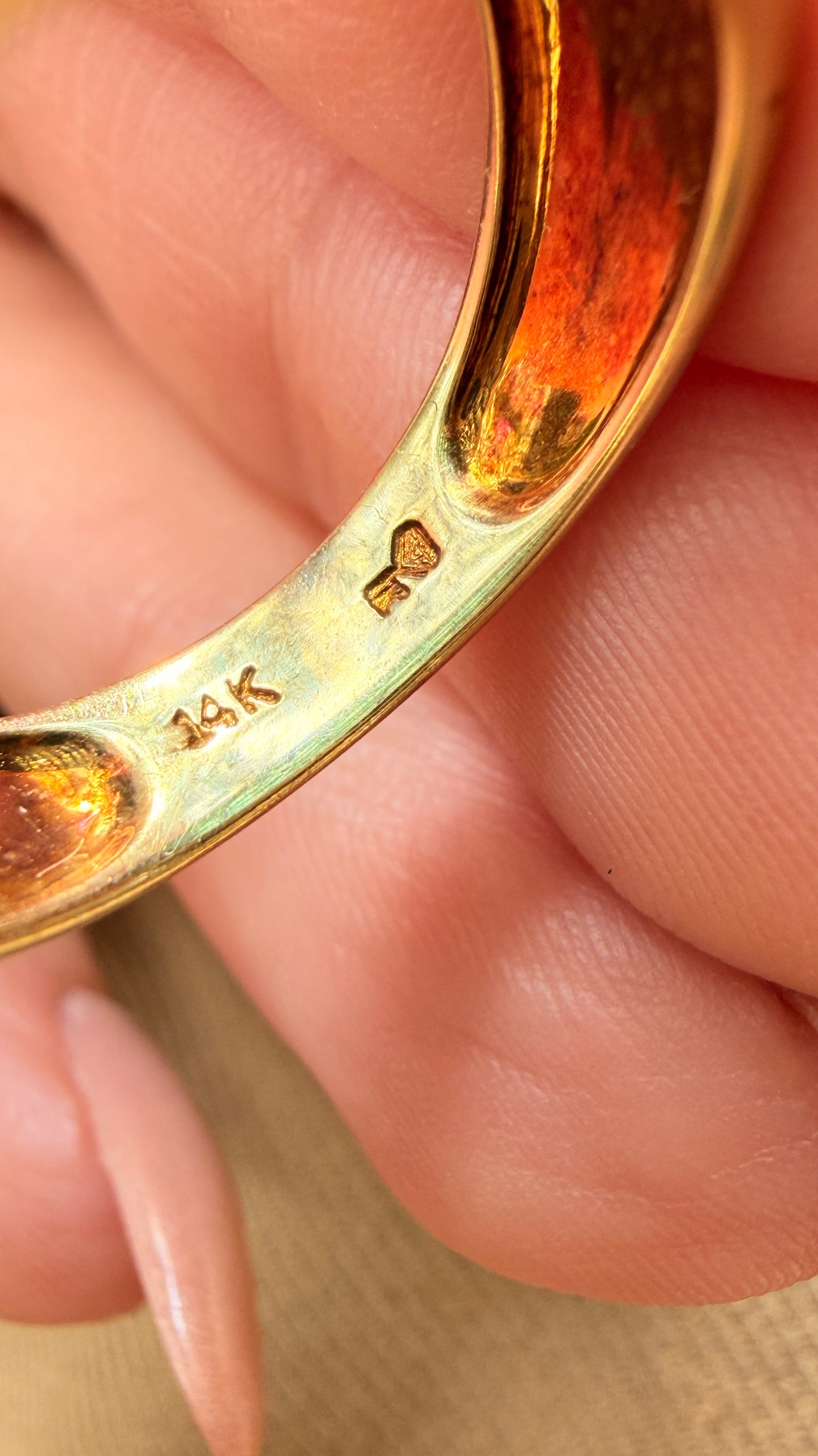 Vintage yellow 14K approx .6ctw natural emerald angled ring, size 8