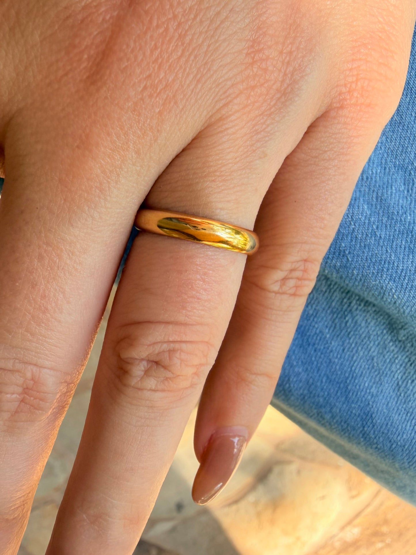 Vintage yellow 18K gold Van Cleef & Arpels band, size 6
