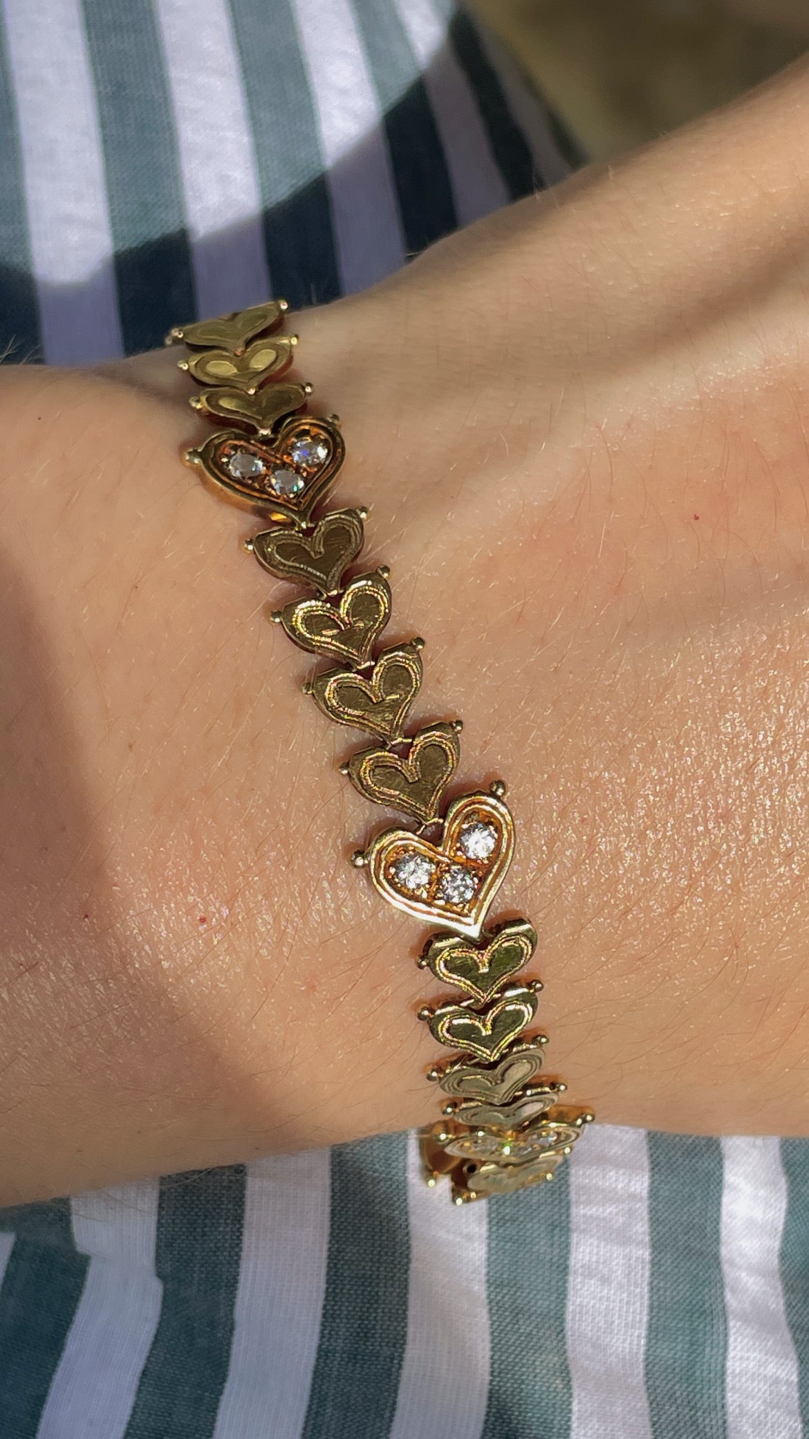 Vintage Yellow 14K approx .9 ctw diamond heart link bracelet, 7 and 7/8 inch