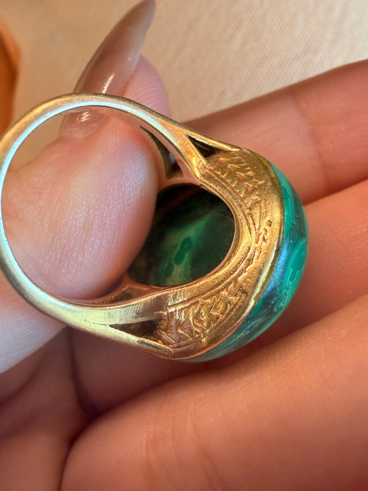 Antique yellow 14K engraved malachite button ring, size 6.5-6.75