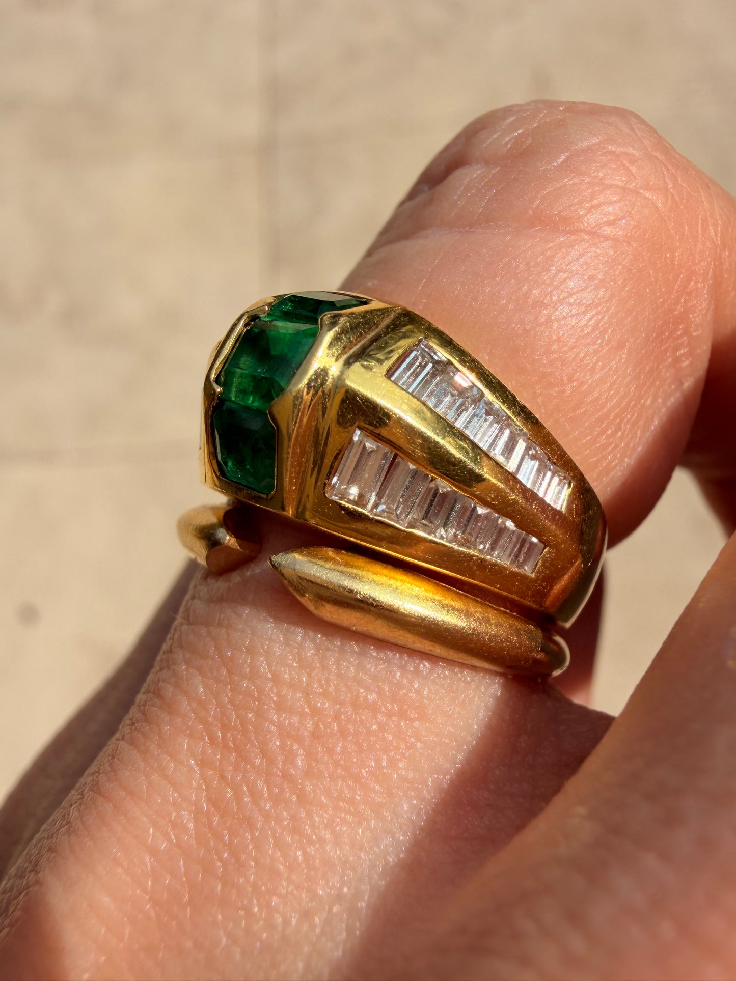 Vintage yellow 18K gold .96 ctw emerald and .52 ctw diamond baguette dome ring, size 6