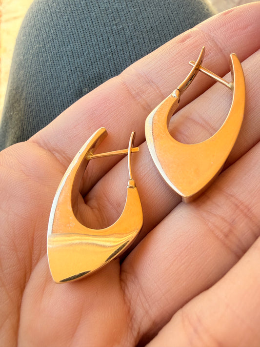Vintage yellow 14K hinge back angled hoops