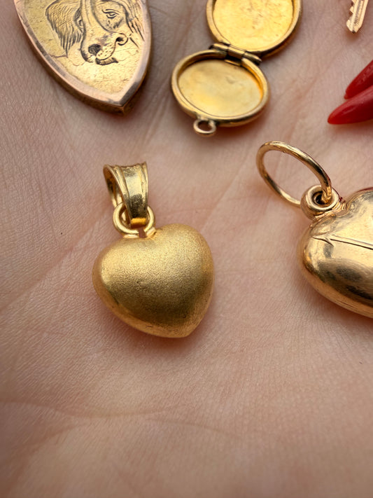 Vintage yellow 18K gold textured puffy heart charm