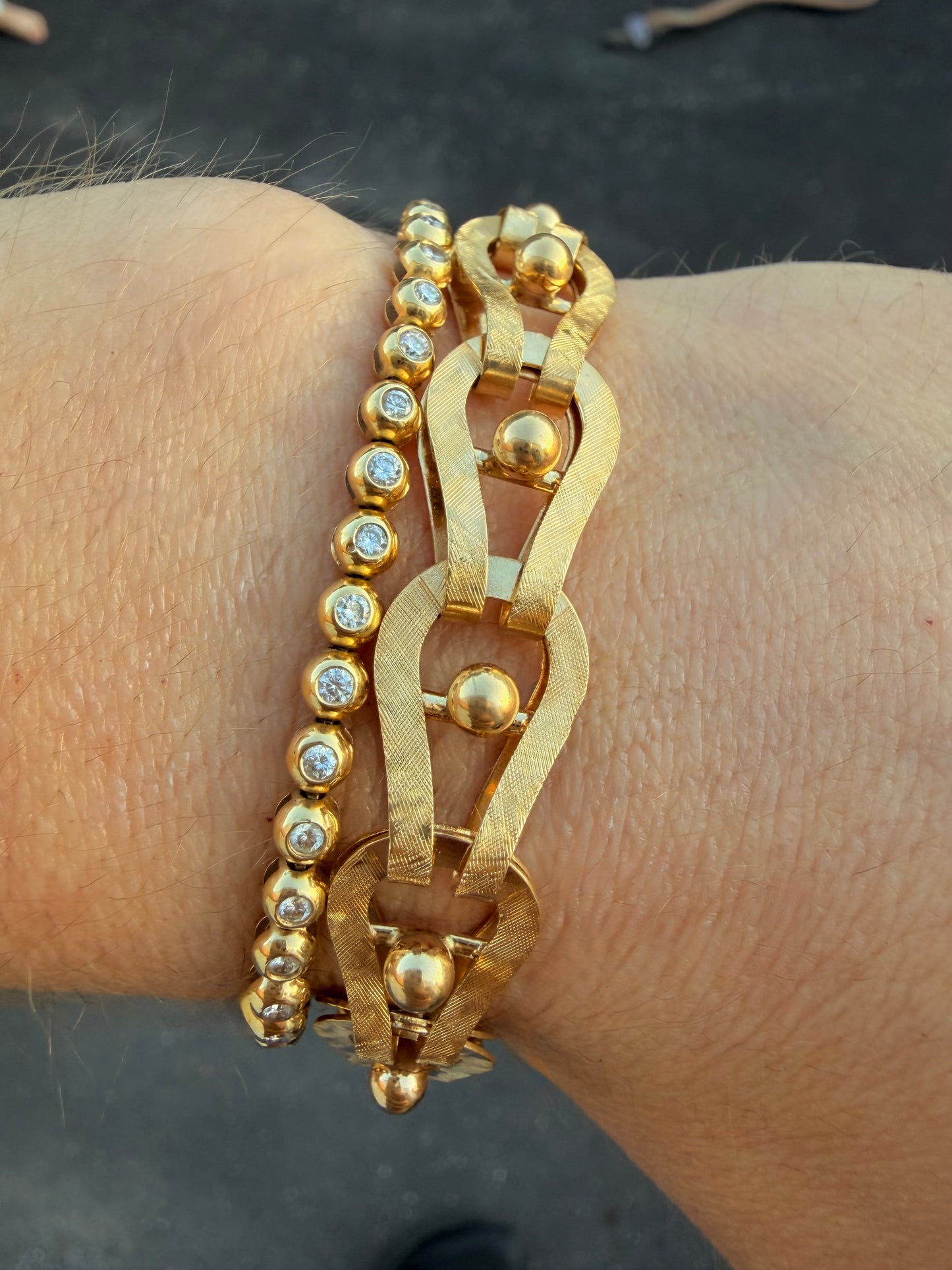 Vintage yellow 14K textured open link bracelet with ball detail, 8 inch sizable