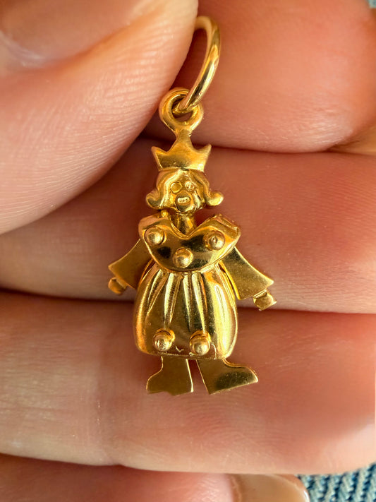 Vintage yellow 18K articulated Queen charm