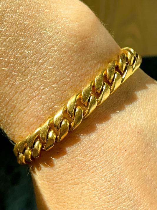 [PRIVATE] Vintage yellow solid 18K gold curb bracelet with side safety clasp, 7 and 3/8 inch