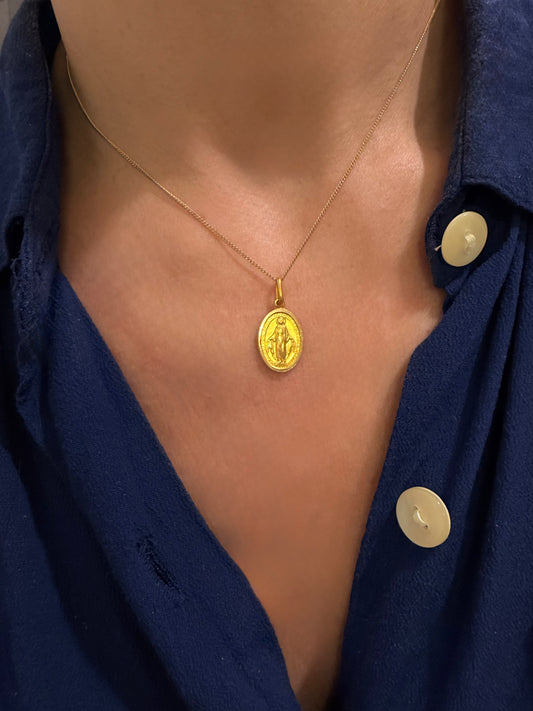 Vintage 18K Unoaerre Virgin Mary miraculous medal charm