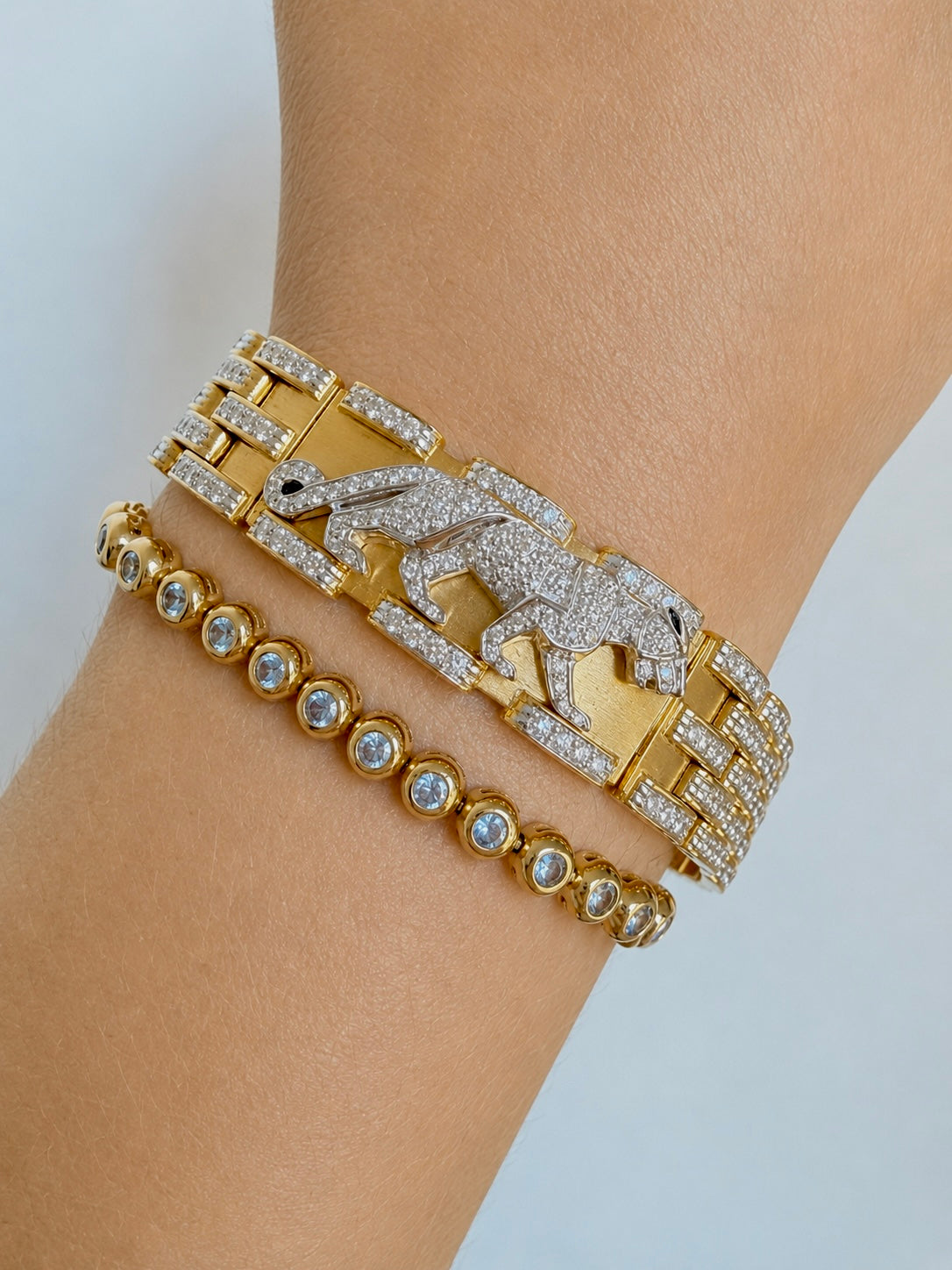 Vintage yellow 18K gold and 5.7 ctw diamond panther bracelet, 8.5 inch
