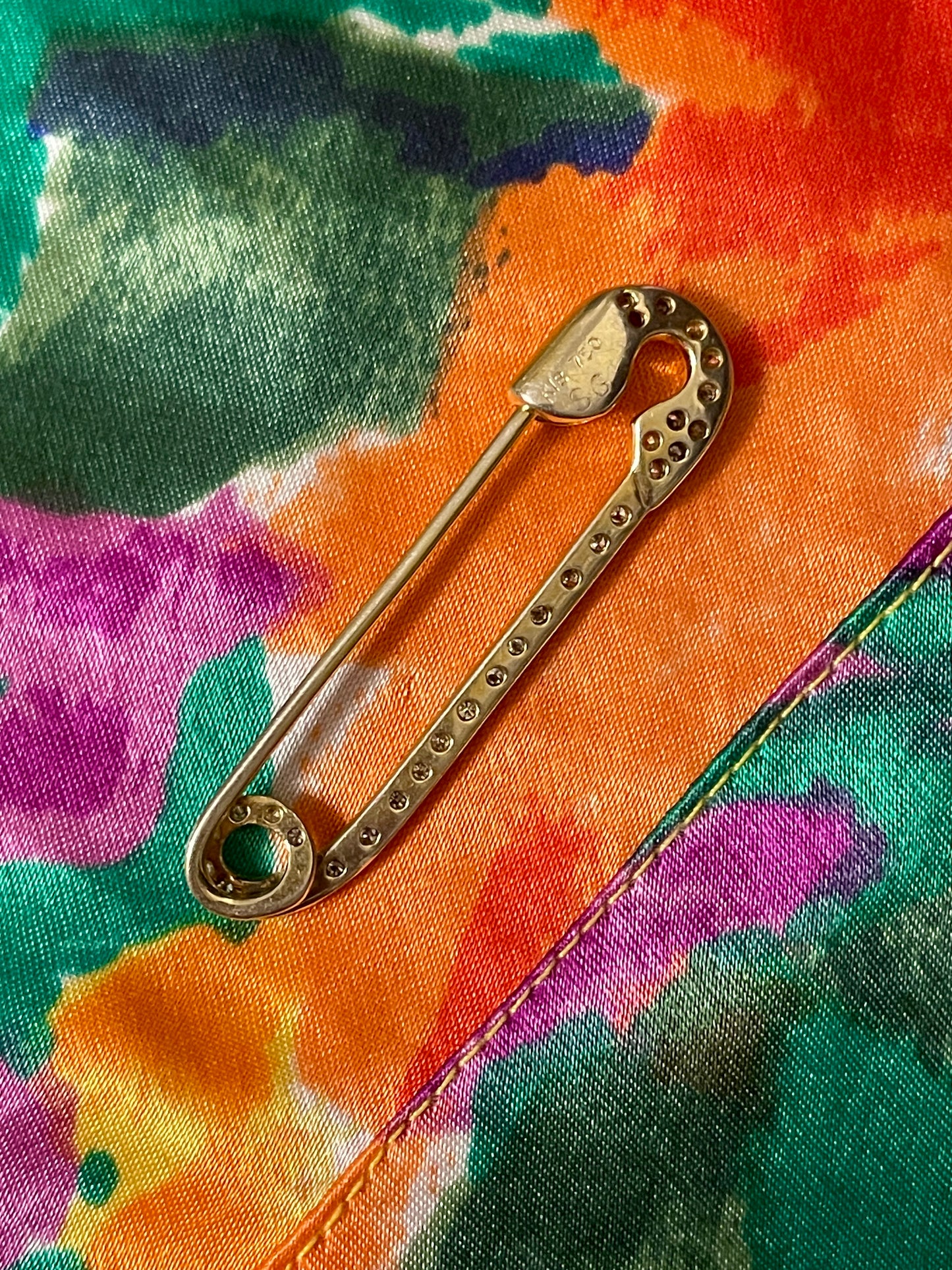 [PRIVATE] Vintage yellow 18K safety pin with approx .11ctw diamonds