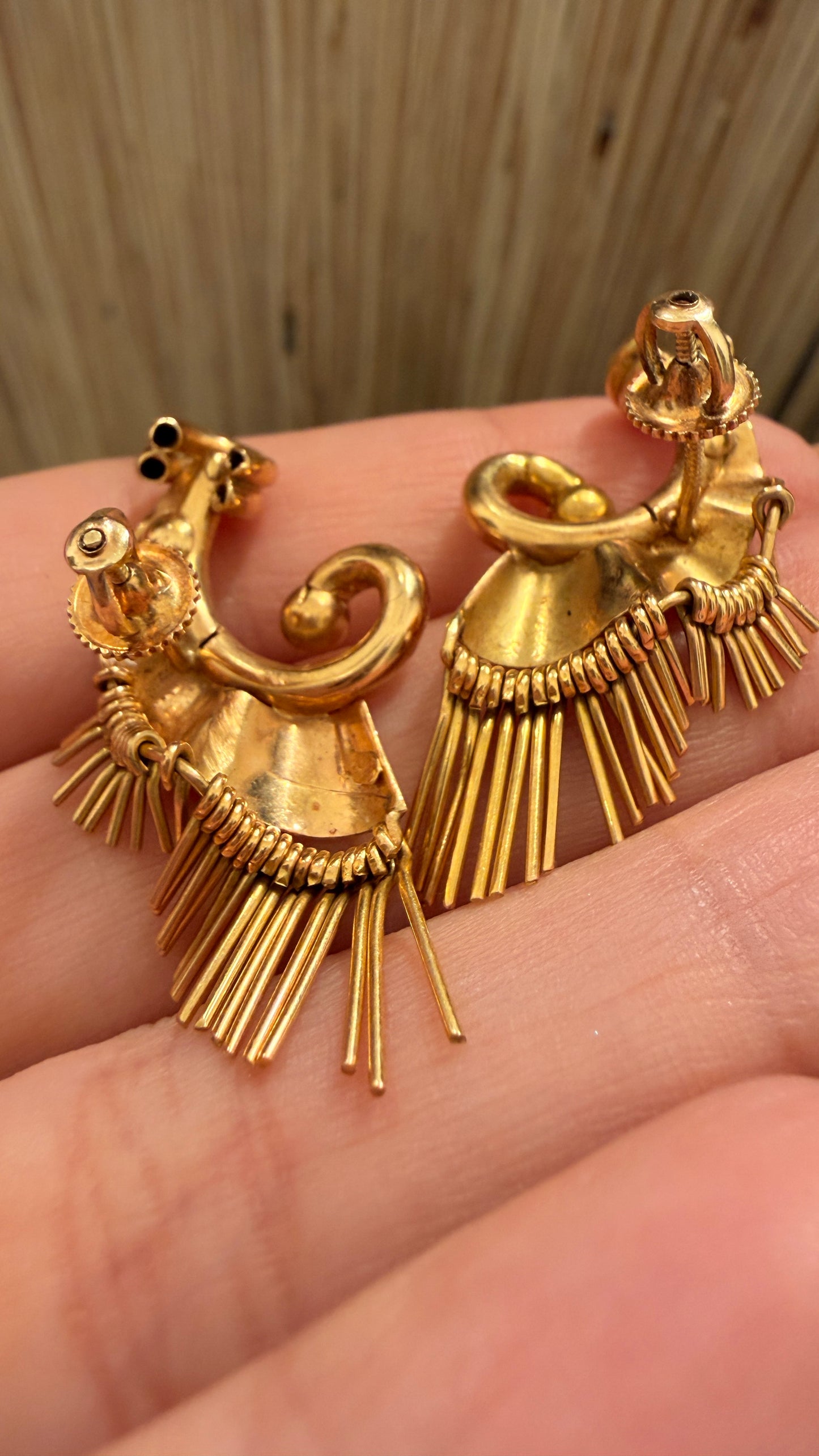 Vintage rosy yellow 18K retro era fringe swirl post screwback earrings