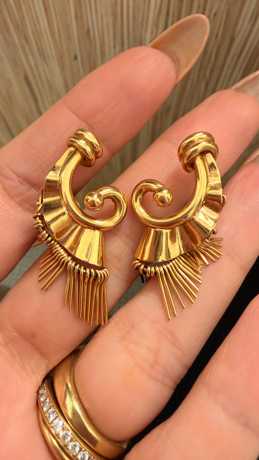 Vintage rosy yellow 18K retro era fringe swirl post screwback earrings