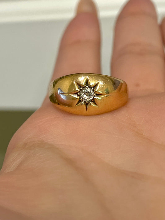 Vintage yellow 18K approx .14 ctw old European cut diamond star set band, size 6.75