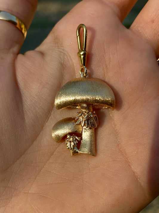 Vintage yellow 14K textured mushroom pendant
