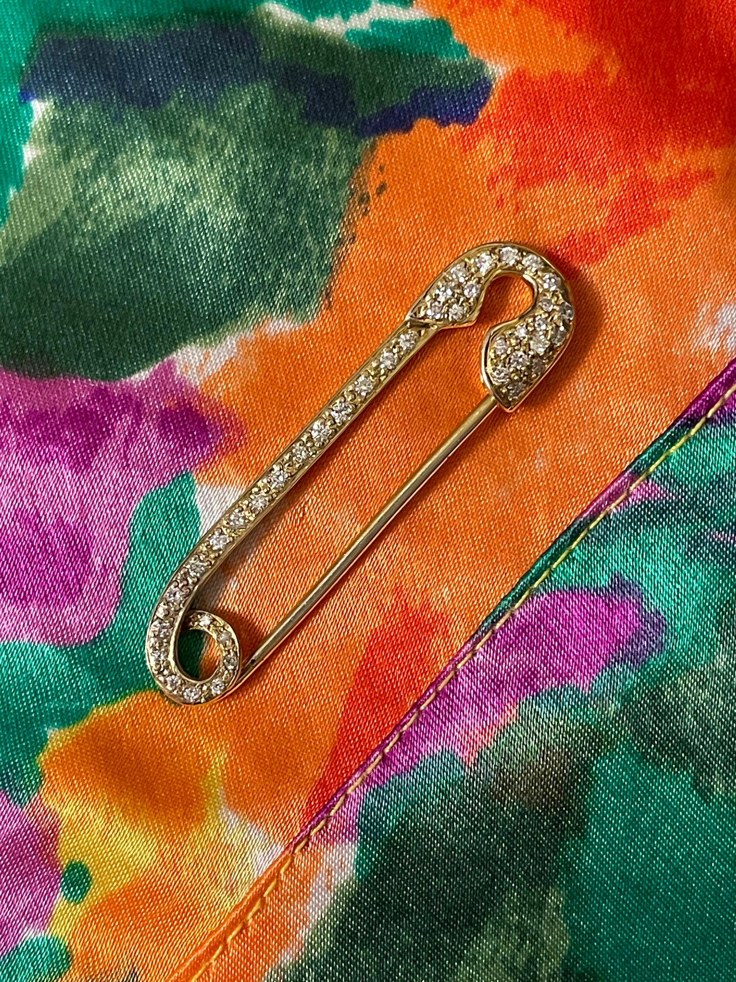 [PRIVATE] Vintage yellow 18K safety pin with approx .11ctw diamonds