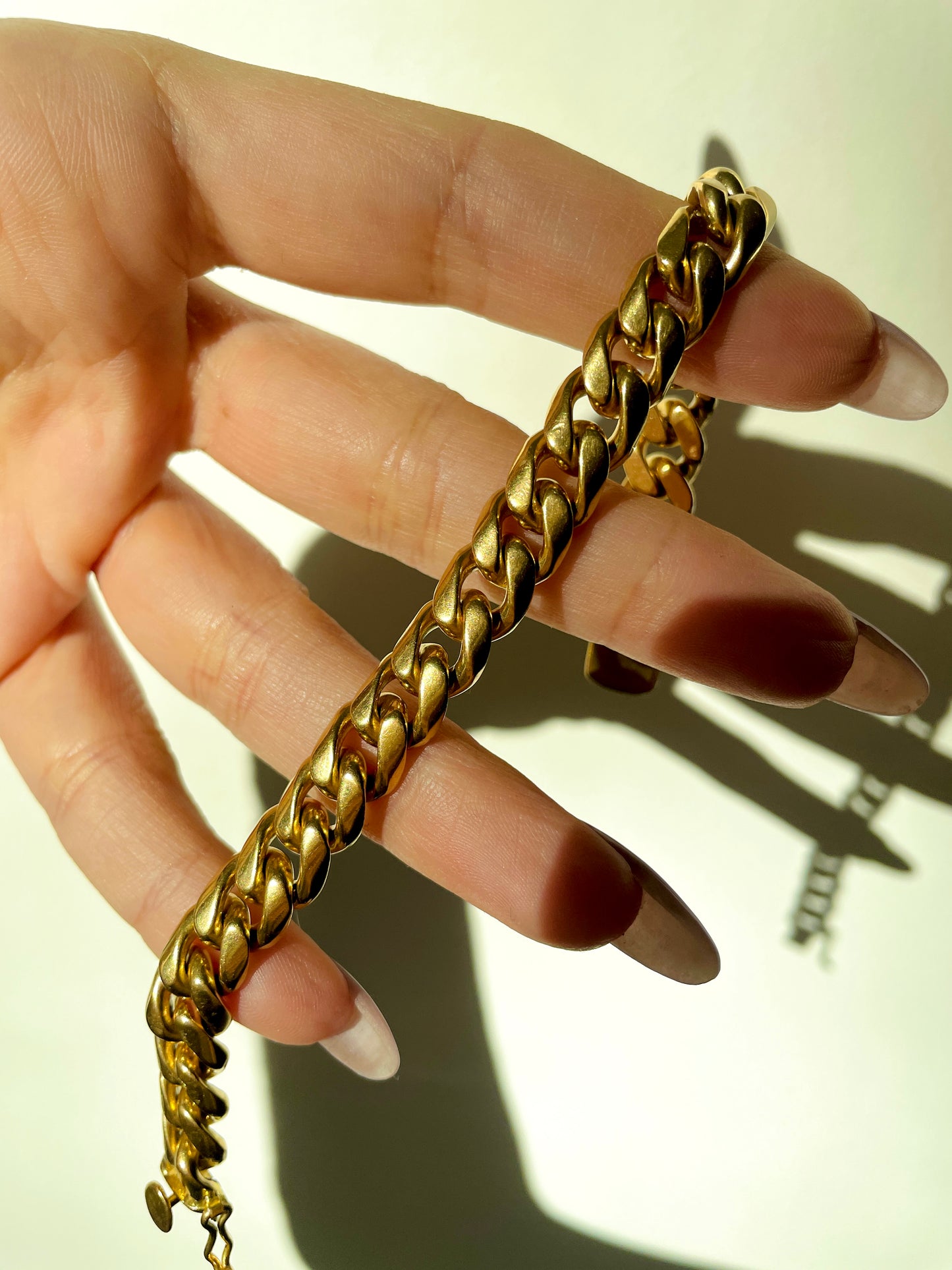 [PRIVATE] Vintage yellow solid 18K gold curb bracelet with side safety clasp, 7 and 3/8 inch