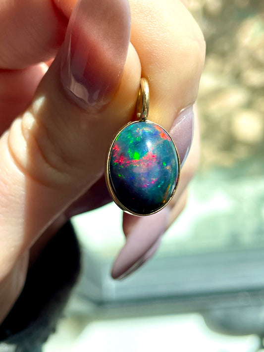 [PRIVATE] Vintage yellow 14K bezel set natural black opal pendant